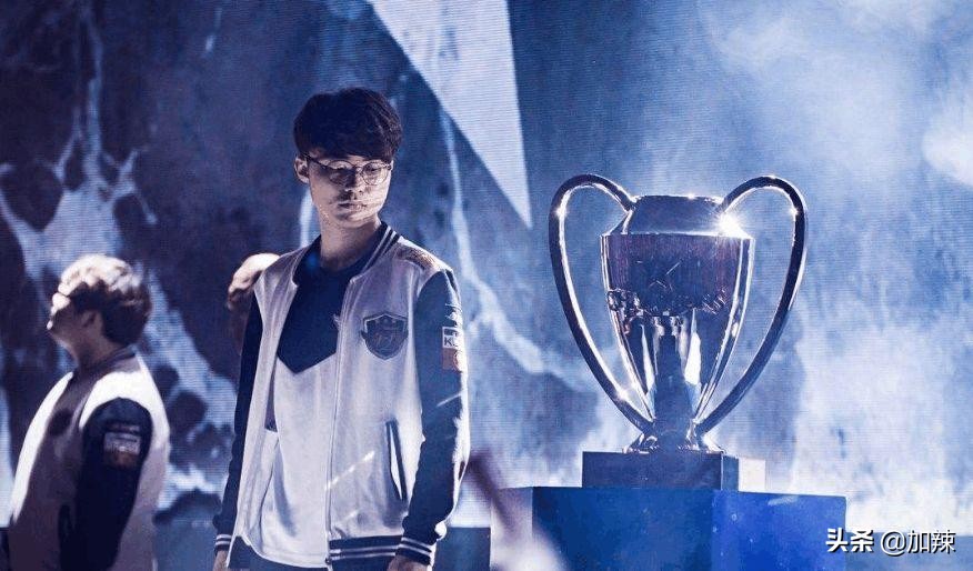 faker鐨刟j4,2019faker绌跨殑aj