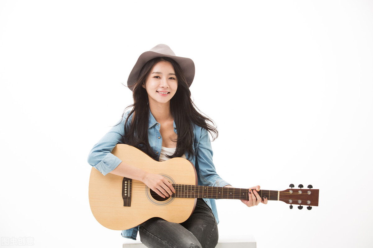 弹吉他的正确拨五线谱方法,弹吉他最简单的几个乐谱