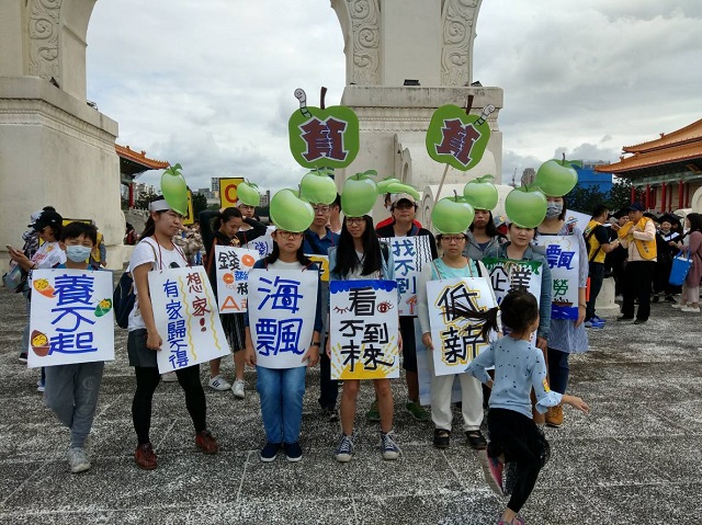 担心战争发生！台湾民众囤求生物资，摆在他们面前的有“上中下三策”之“上策”