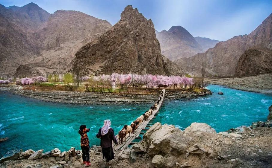 中国地大物博，知道东、南、西、北极在哪里吗？