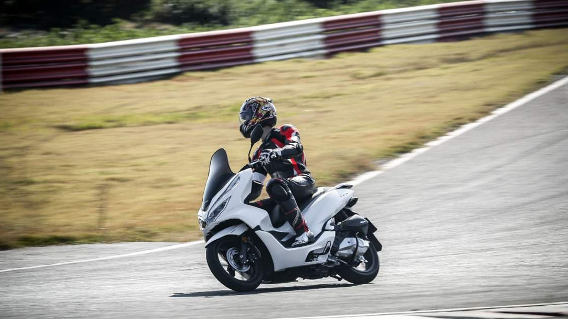 本田踏板摩托车pcx160多少钱,大踏板本田pcx多少钱