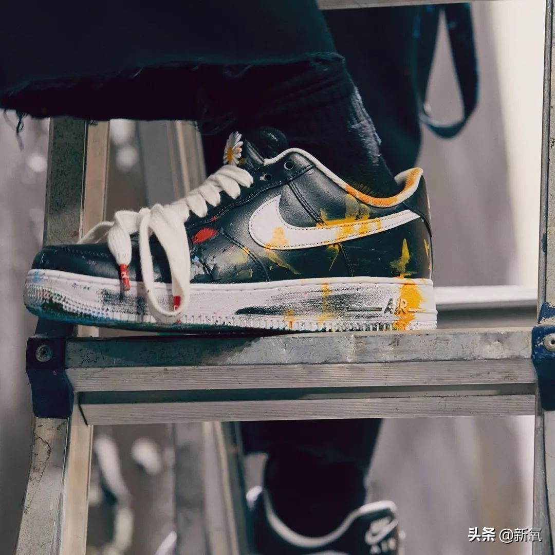 nike权志龙联名1.0上脚实拍,耐克联名鞋权志龙收入