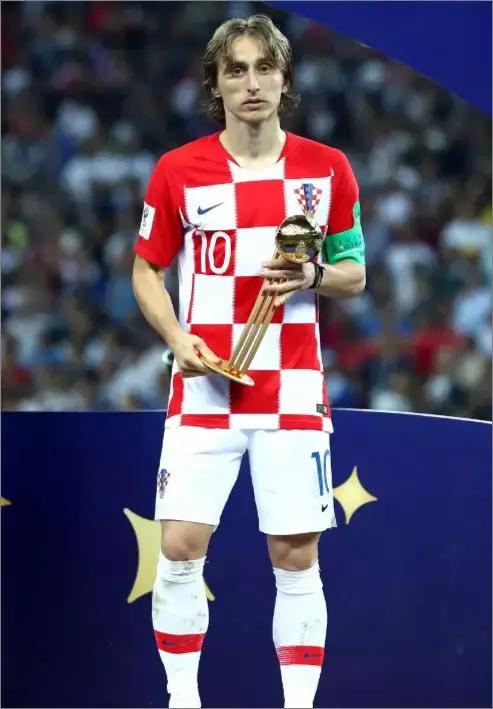 炸碎，灭门、逃难、流血，你无法想象金球奖“魔笛”经历过什么