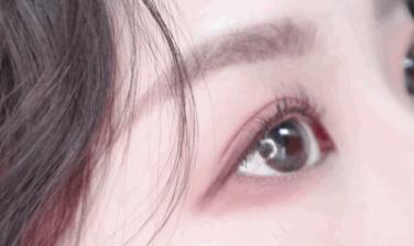 吴谨言迪丽热巴对比惨烈，热巴年纪更小却因这个bug显老10岁？