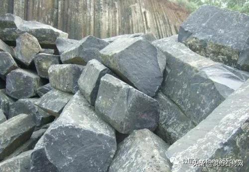 花岗岩是什么岩石类型,常用的花岗岩有哪些类型怎样识别