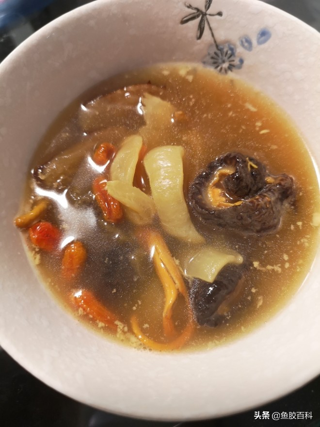 鱼胶的正确炖汤法,鱼胶的正确炖法和吃法孕妇初期