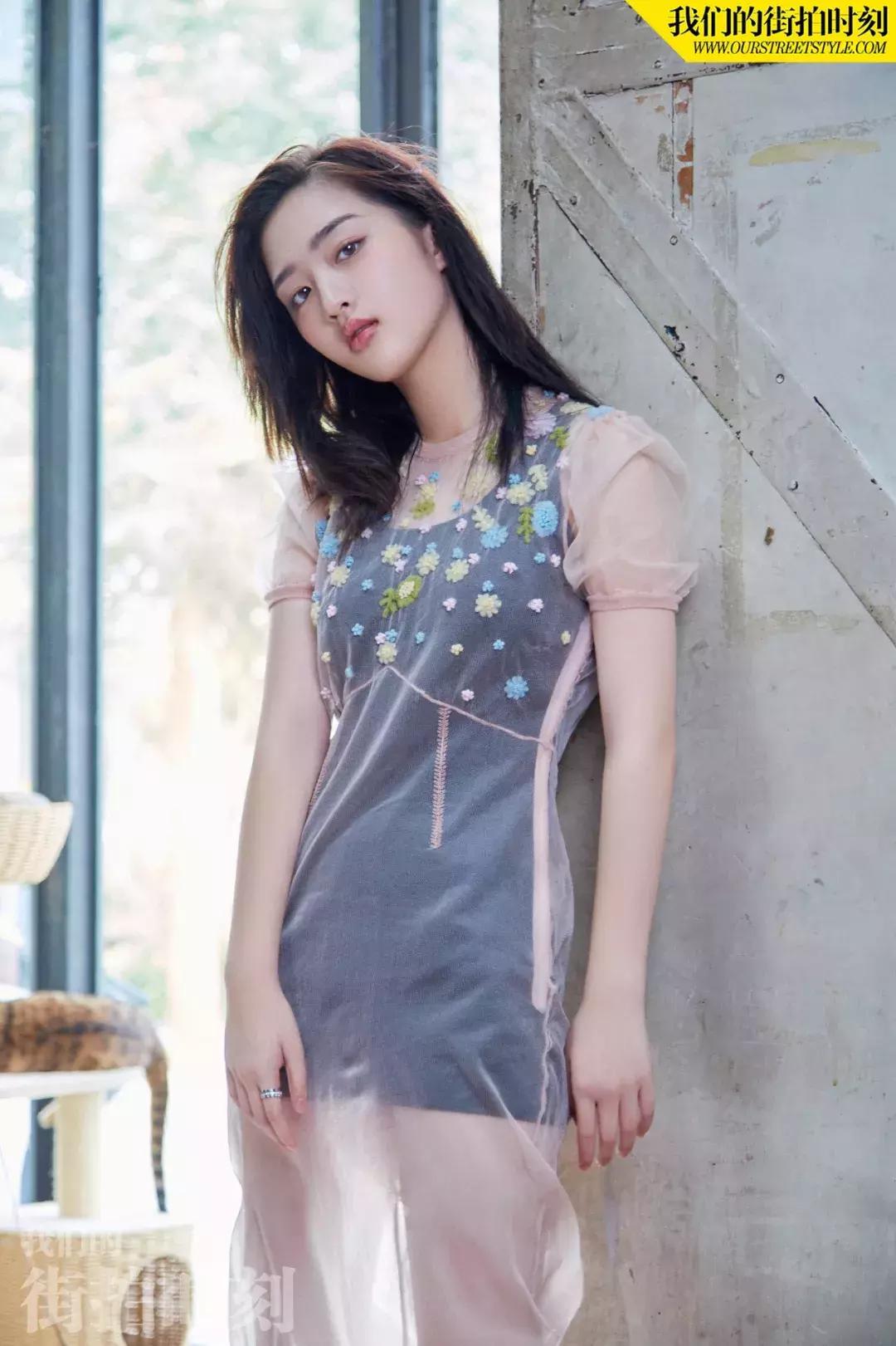 秦海璐夏季穿搭,秦海璐时尚穿搭