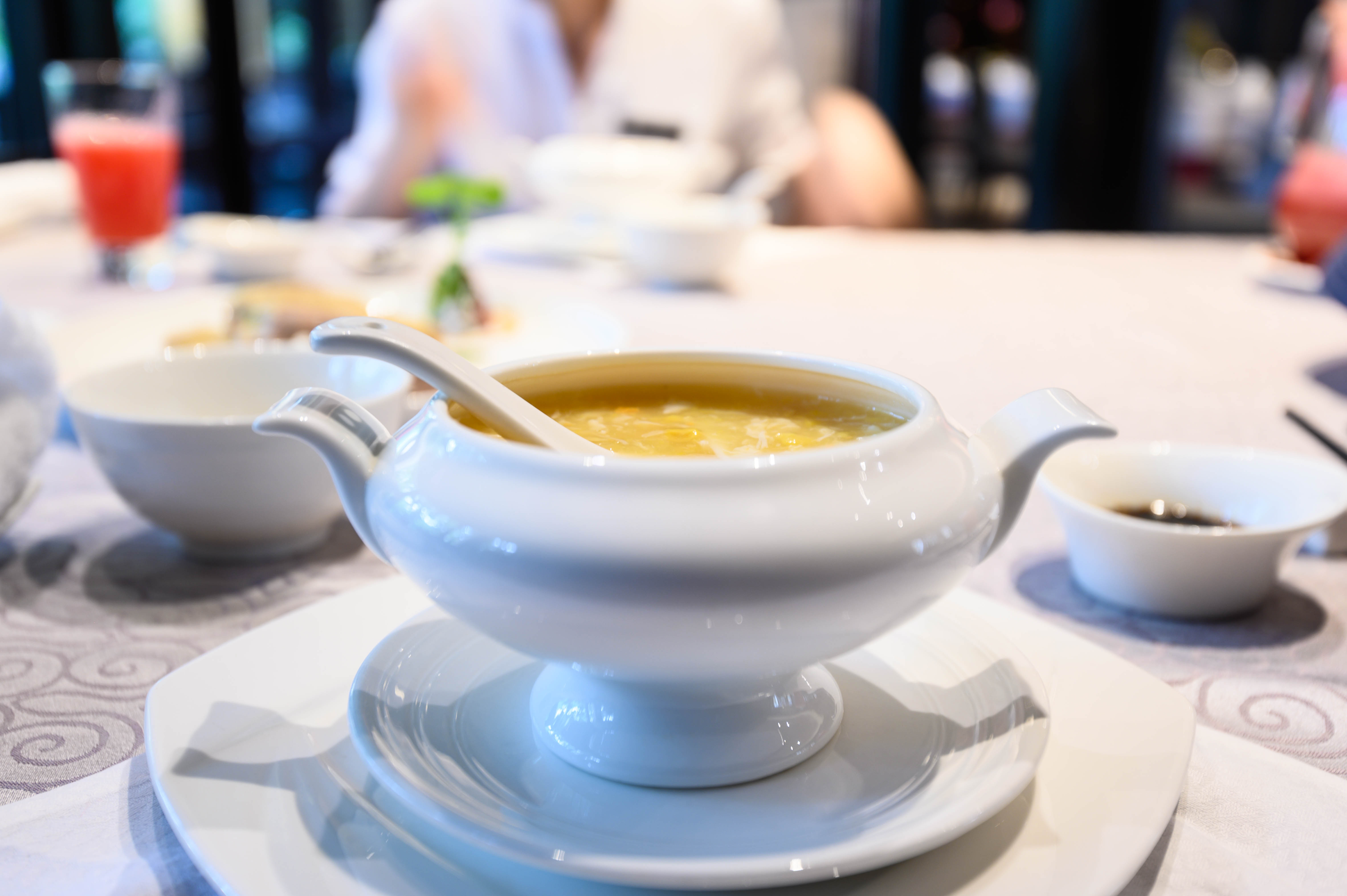 夏天的三亚海边有多热,三亚的夏天比广州和深圳都要凉快