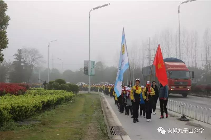 雨花台烈士陵园扫墓活动,祭扫烈士纪念碑团日活动