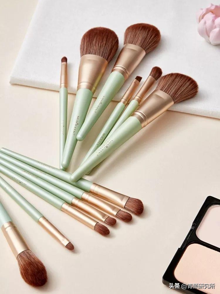 新手化妆入门化妆刷,入门级化妆教程彩妆