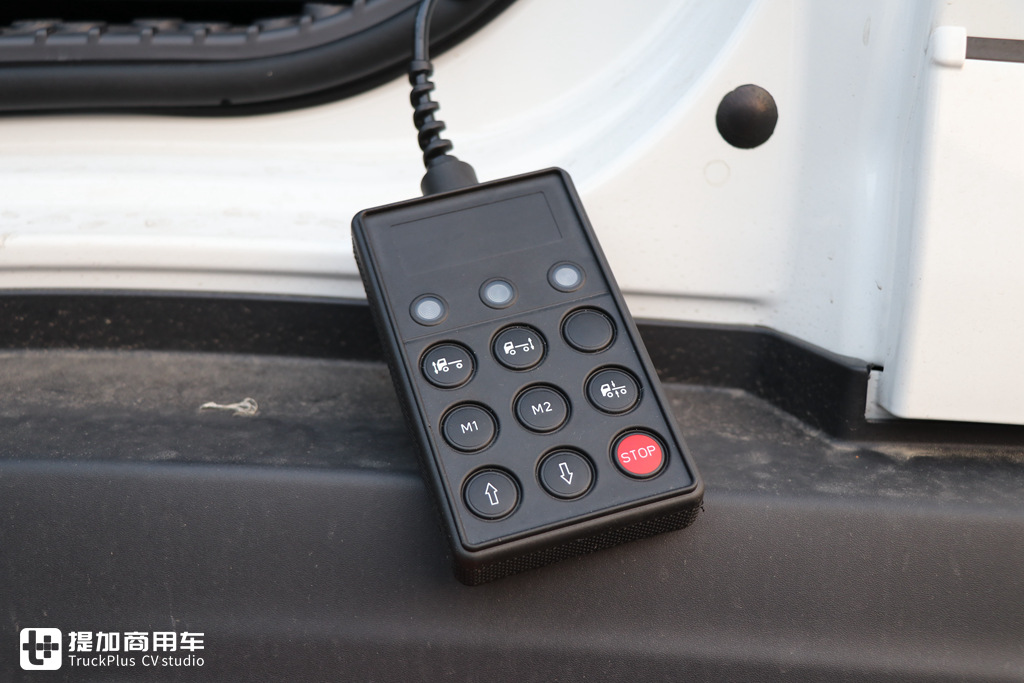 奥铃大黄蜂国五发动机,奥铃大黄蜂玉柴六缸245马力版