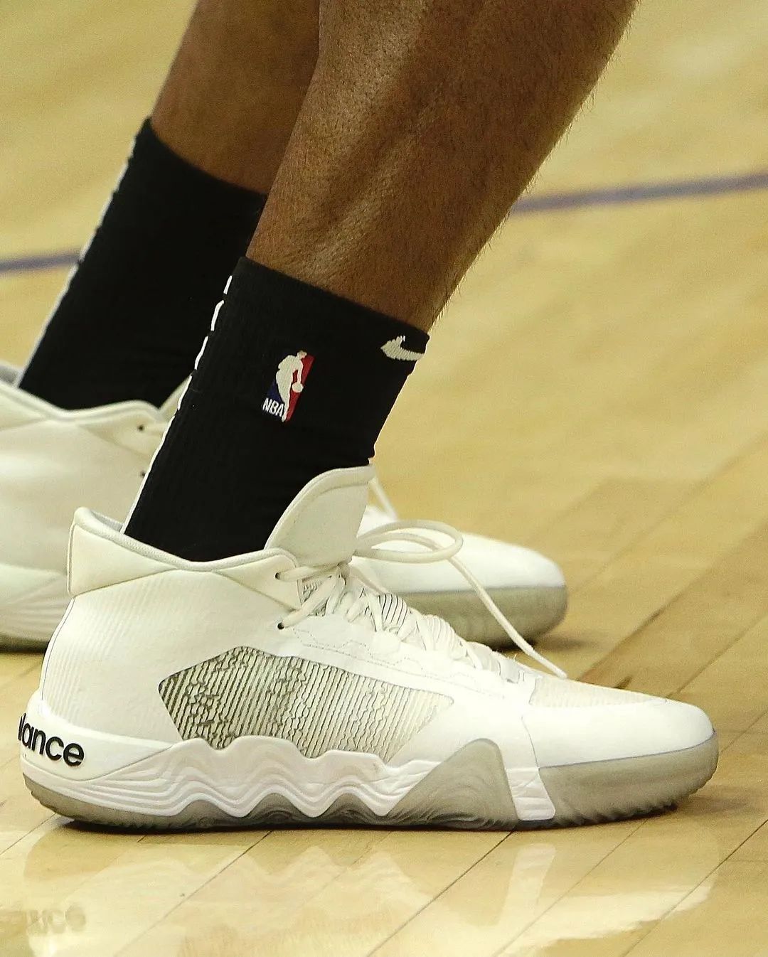 nb现在在国内有旗舰店嘛,nb现在能不能买