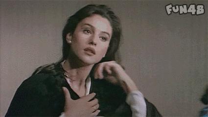 女人圆脸发型和方脸哪个更抗老,适合圆脸方脸女生的发型短发