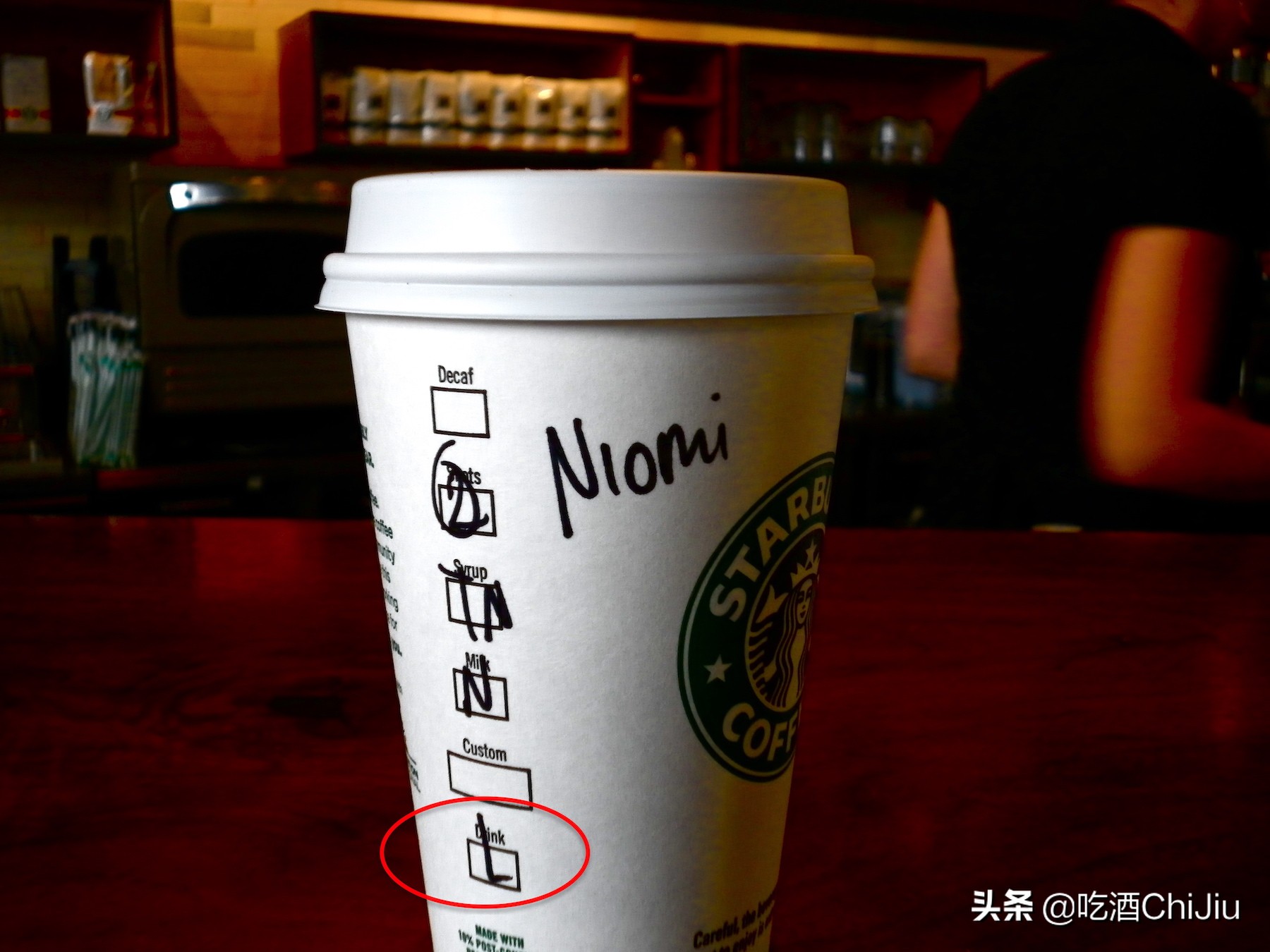 星巴克纸杯上的框框和英文字母,都藏着什么意思?