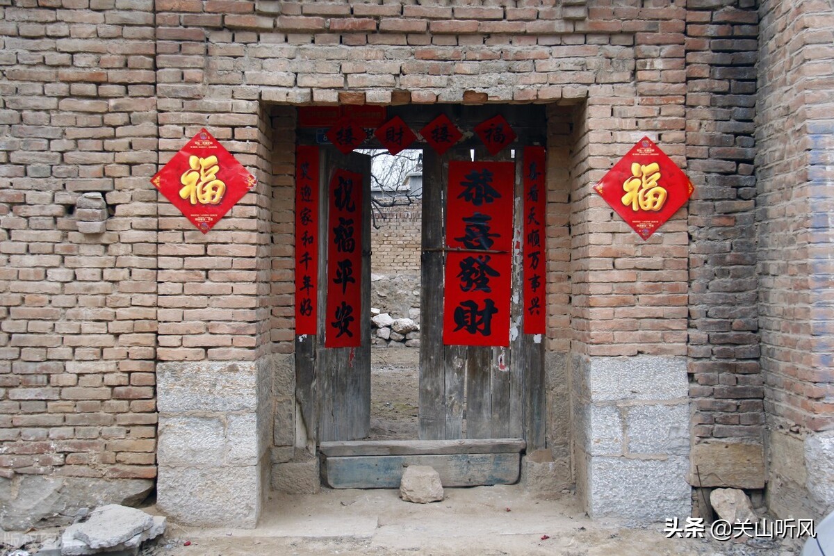 俗语入土不拜客,入土不拜客热孝不登门下一句