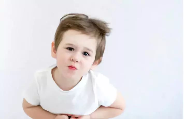 一岁宝宝轮状病毒感染发烧怎么办,腹泻发烧是病毒还是细菌