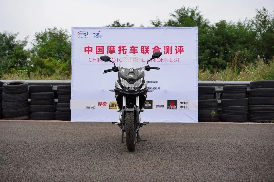 本田新大洲cbf190x摩旅,新大洲本田cbf190r对比豪爵nk150