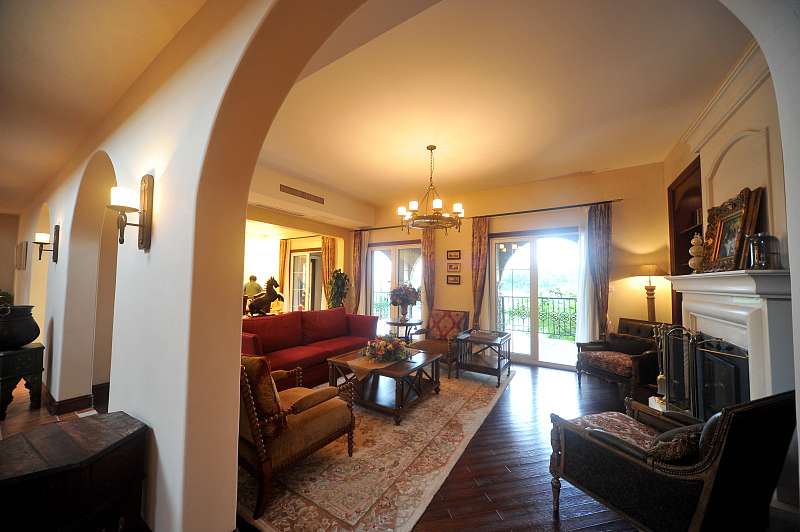 辞职的售楼小姐,离职售楼小姐坦言有4个楼层