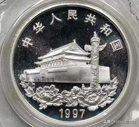 盘点那些缩水了的纪念币,纪念币缩水