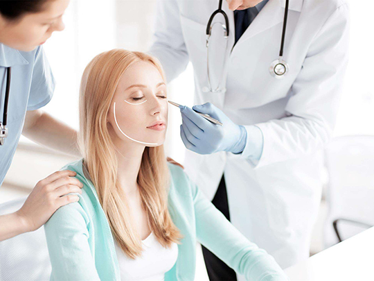 美容界触目惊心的真相，买红酒的钱喝白开水，有人白花一百万