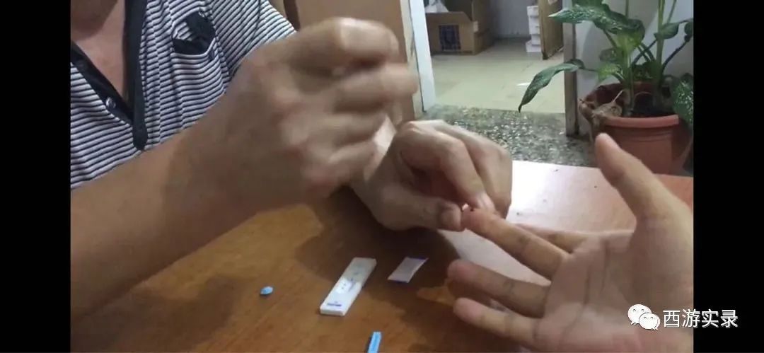 黑人不怕我车上警察，被押机场，和被绑架老乡吃饭，华人酋长宰我