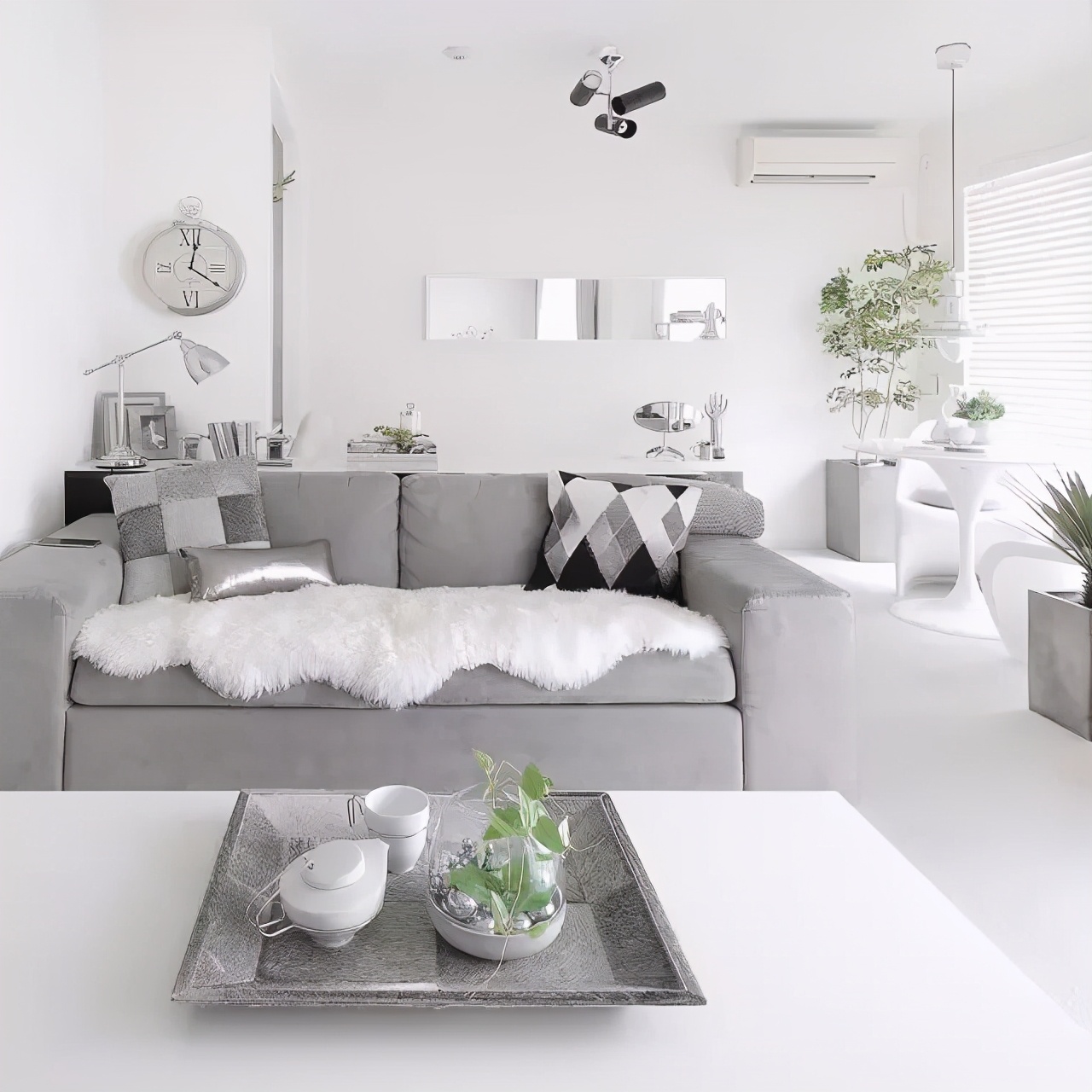 爱了这两间性冷淡系小户型,网友:这才叫一个人的豪宅