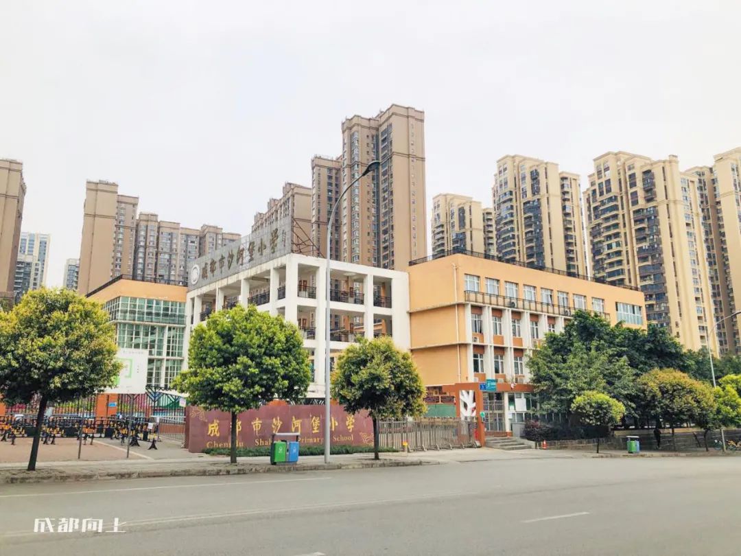 起拍价15600元/㎡!成都会捅破土拍的天花板吗?