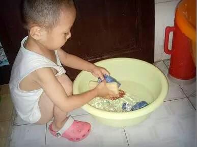 孩子做家务要不要给钱,孩子做家务该不该给钱辩论