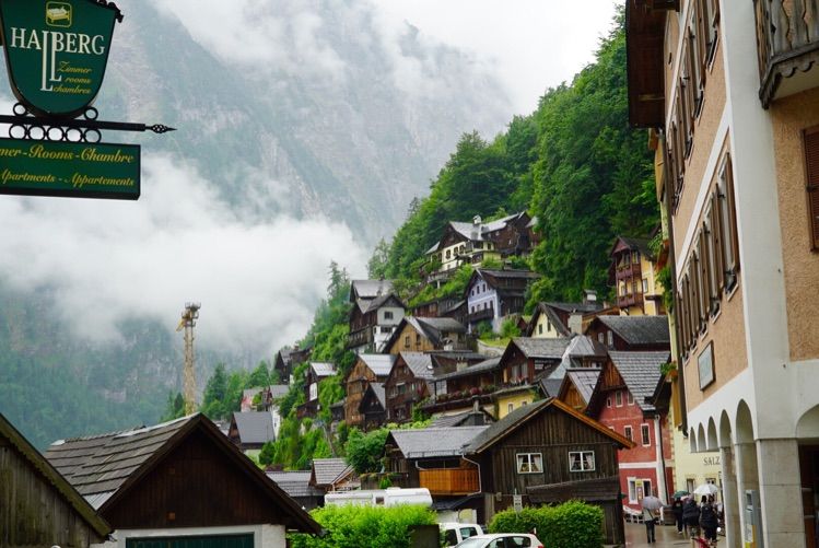 欧洲小镇的美丽风景令人心旷神怡,欧洲最美的湖边小镇