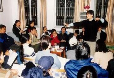 马云背后的男人：曾因月薪82元被女友抛弃，如今身价205亿