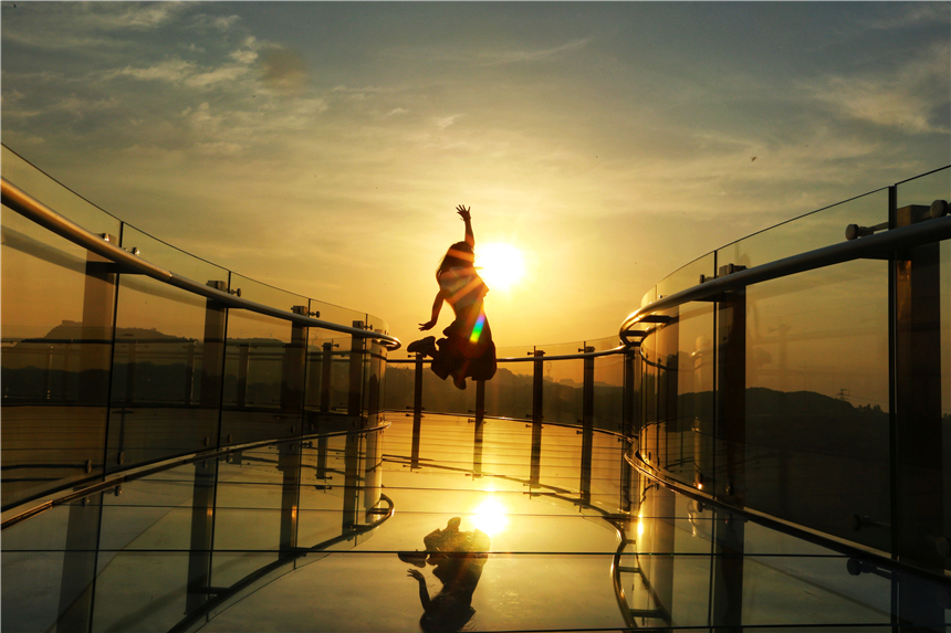 初夏河南,找寻童心,邂逅伏羲山的斜阳,一颗心萌化在云上牧场