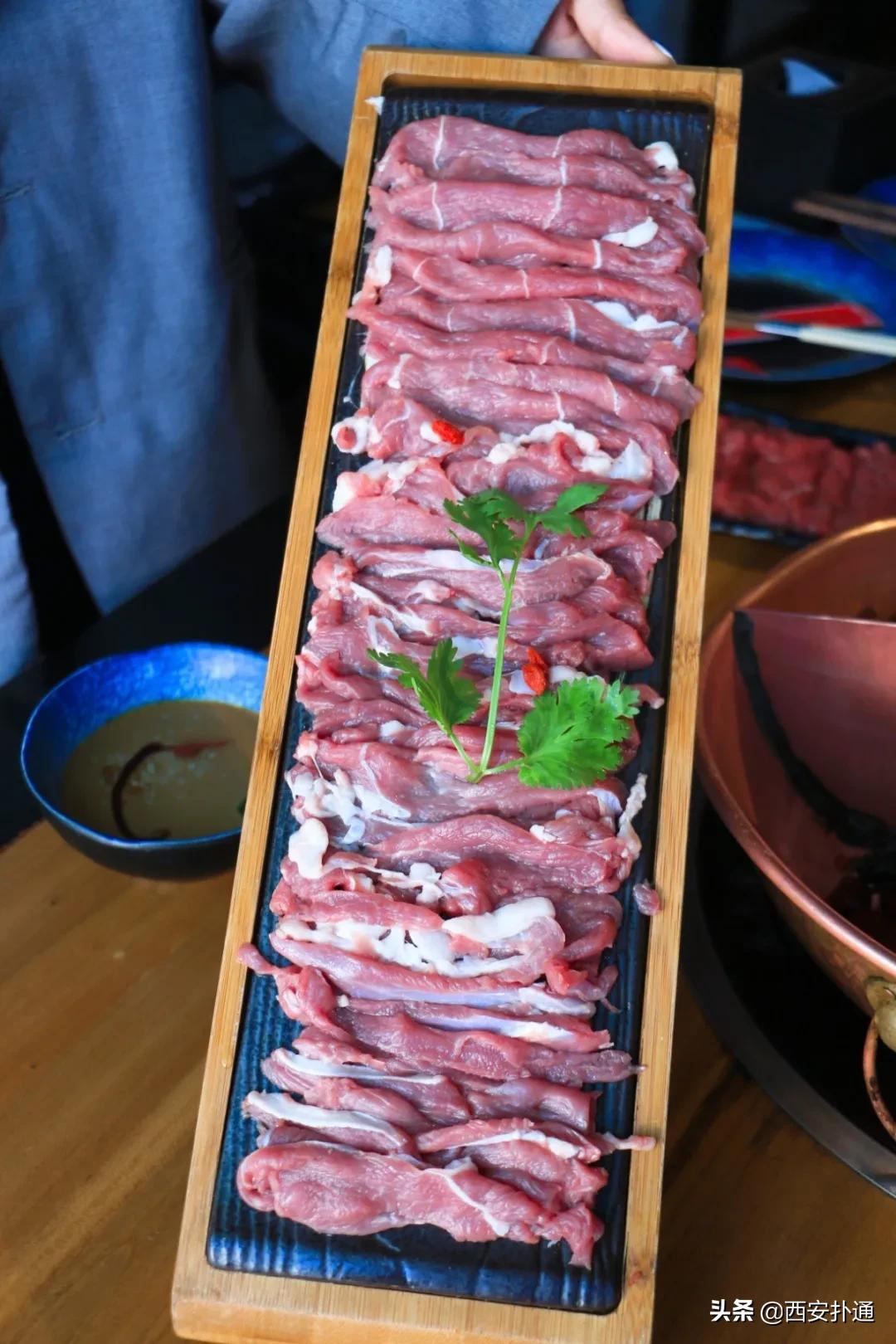 西安城墙下的铜火锅,西安城墙底下的羊肉泡馍