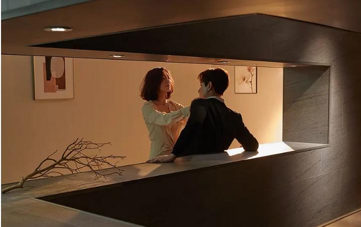 盘点婆婆奇葩事:儿子送儿媳礼物也要管,给孙子吃奇怪的草药