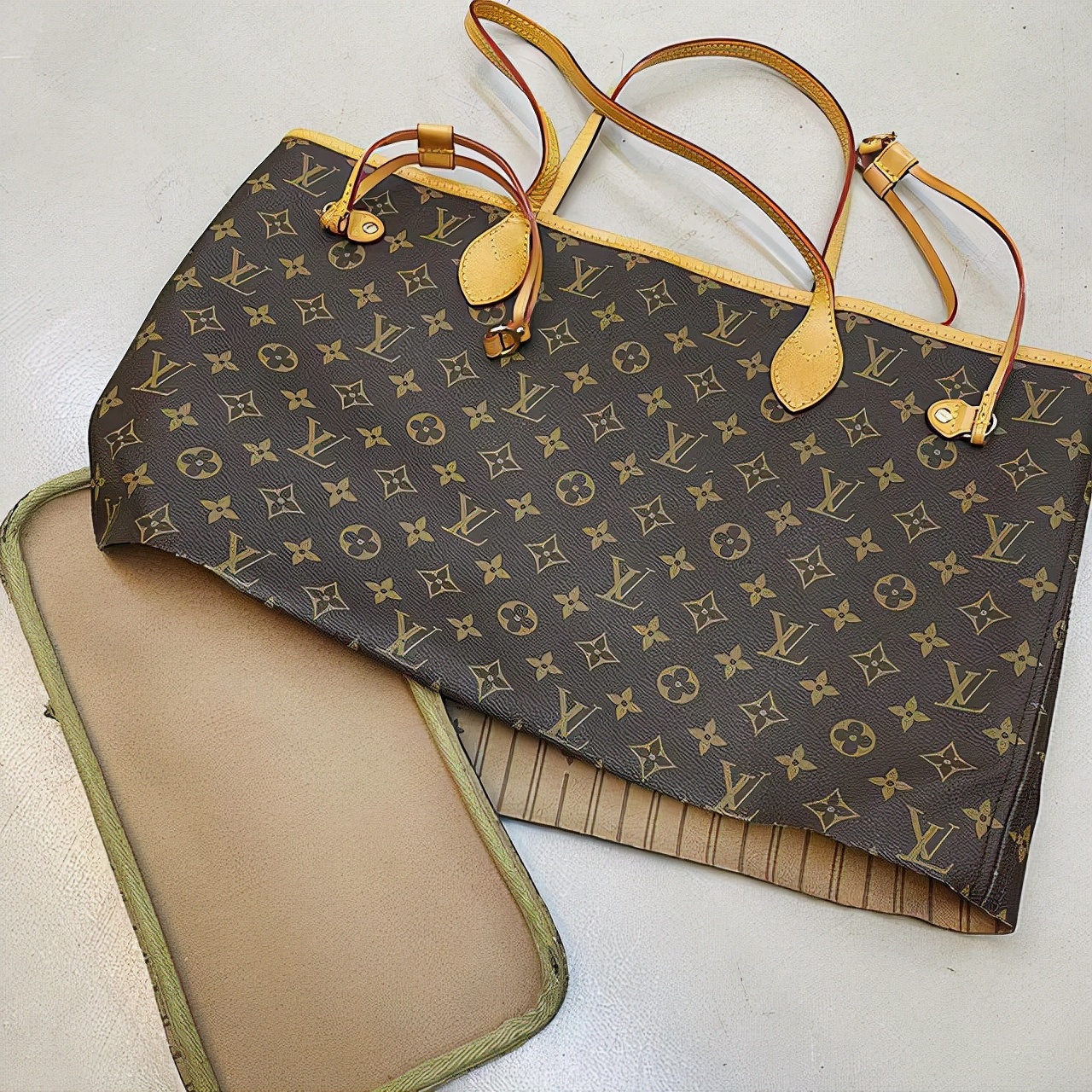 泫雅同款hobolv包,泫雅用香奈儿包包做衣服