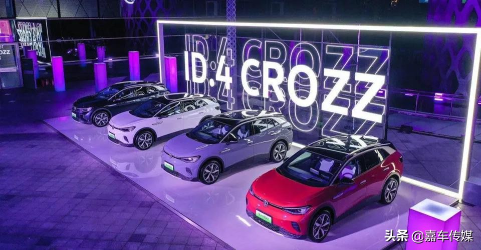 厉兵秣马后发制胜ID.4CROZZ领衔传统豪门电动化强势*攻反**