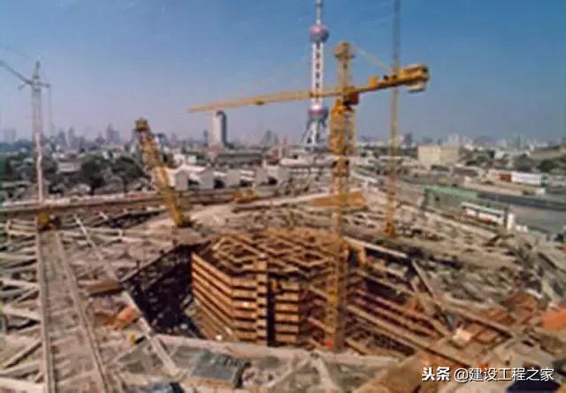 上海金茂大厦建了多少年的历史了,金茂大厦谁投资建的