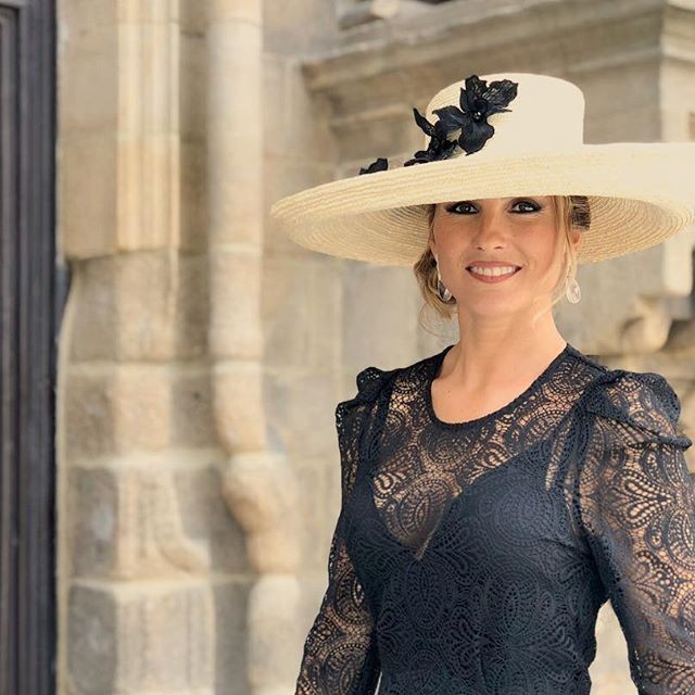 最美足球女球员西班牙,西班牙足球女主播达娜博罗纳