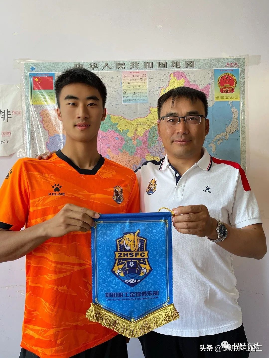 官宣|赵奕豪签约昆明郑和船工足球俱乐部