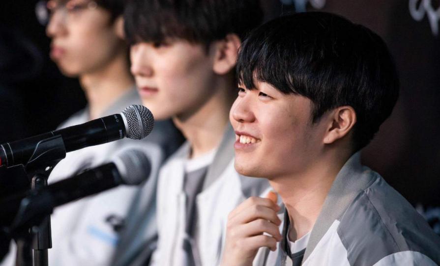 uzifaker2019,uzi十大经典操作faker