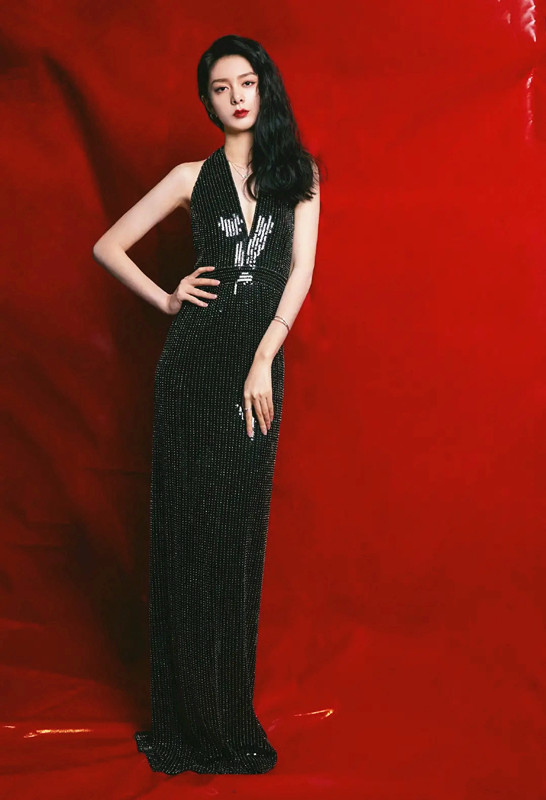 傅菁孟美岐衣服差别,傅菁和孟美岐同框