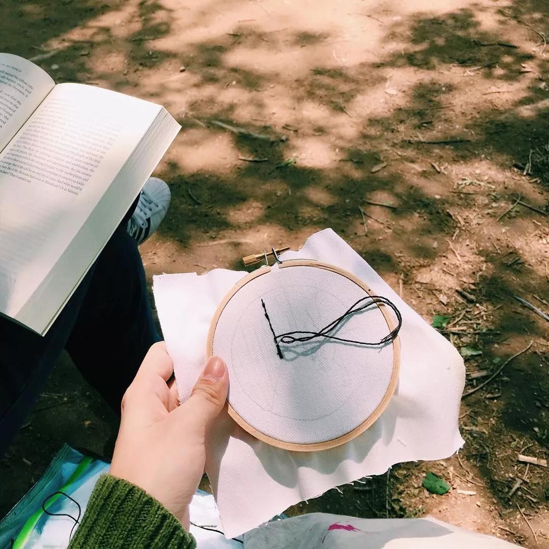 新加坡姑娘用刺绣记录下旅途风景，连Gucci都找她合作！