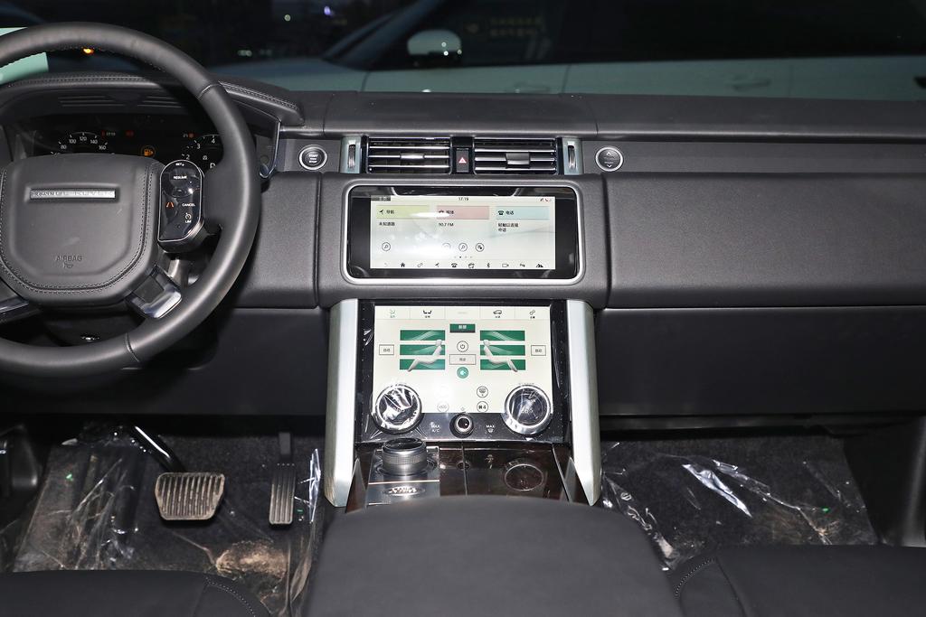 路虎揽胜对比兰博基尼suv评测,路虎揽胜创世加长版奢华suv