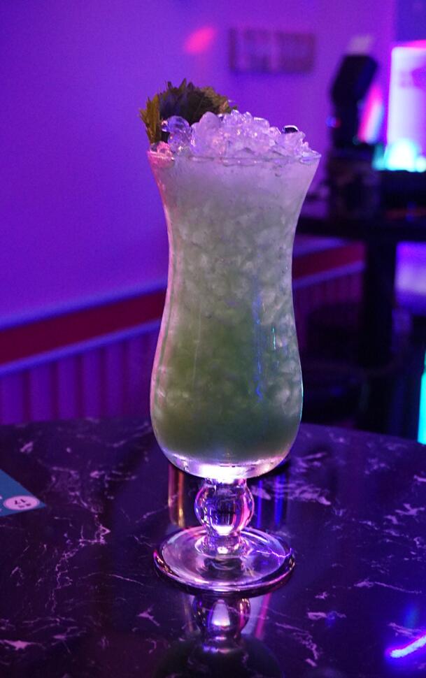 粉色羽毛、星空灯、透明泡泡，没错，一起来好久不见约听歌啊