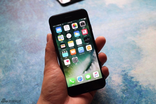 苹果7通话对方听我声音小怎么办,苹果7接打电话没声音免提按不了