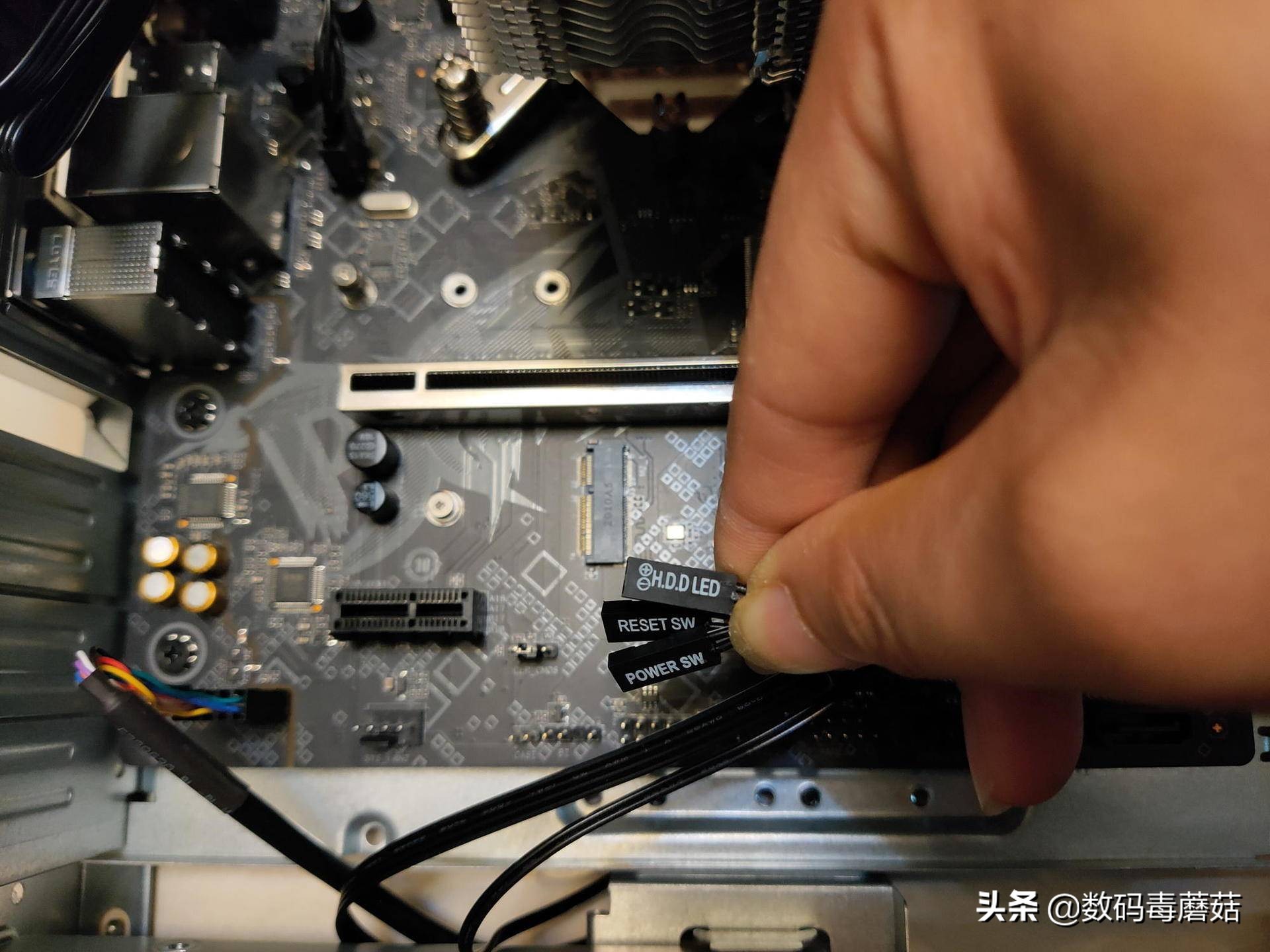 买一台整机有多难：七彩虹iGameM380拆给你看