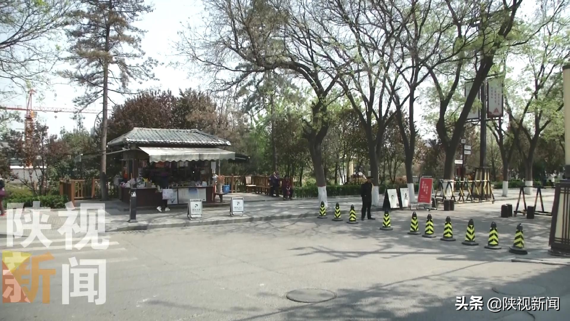 网友发帖称西安临潼骊山索道买票套路多停车不足10分钟收20元陕视记者实地调查……