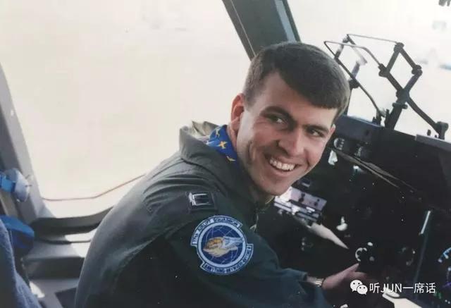 我昨天乘飞机到达伦敦的英文,昨天我乘坐飞机来用英语怎么说