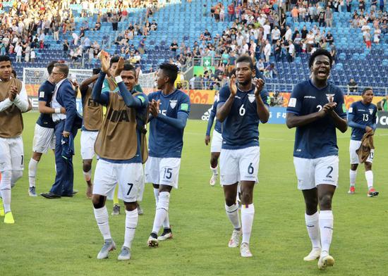 世青赛冠军0-3爆冷出局,世青赛0-4落后追平