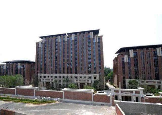 张一山被宋丹丹问你家很富吗,杨紫尤浩然张一山去宋丹丹家