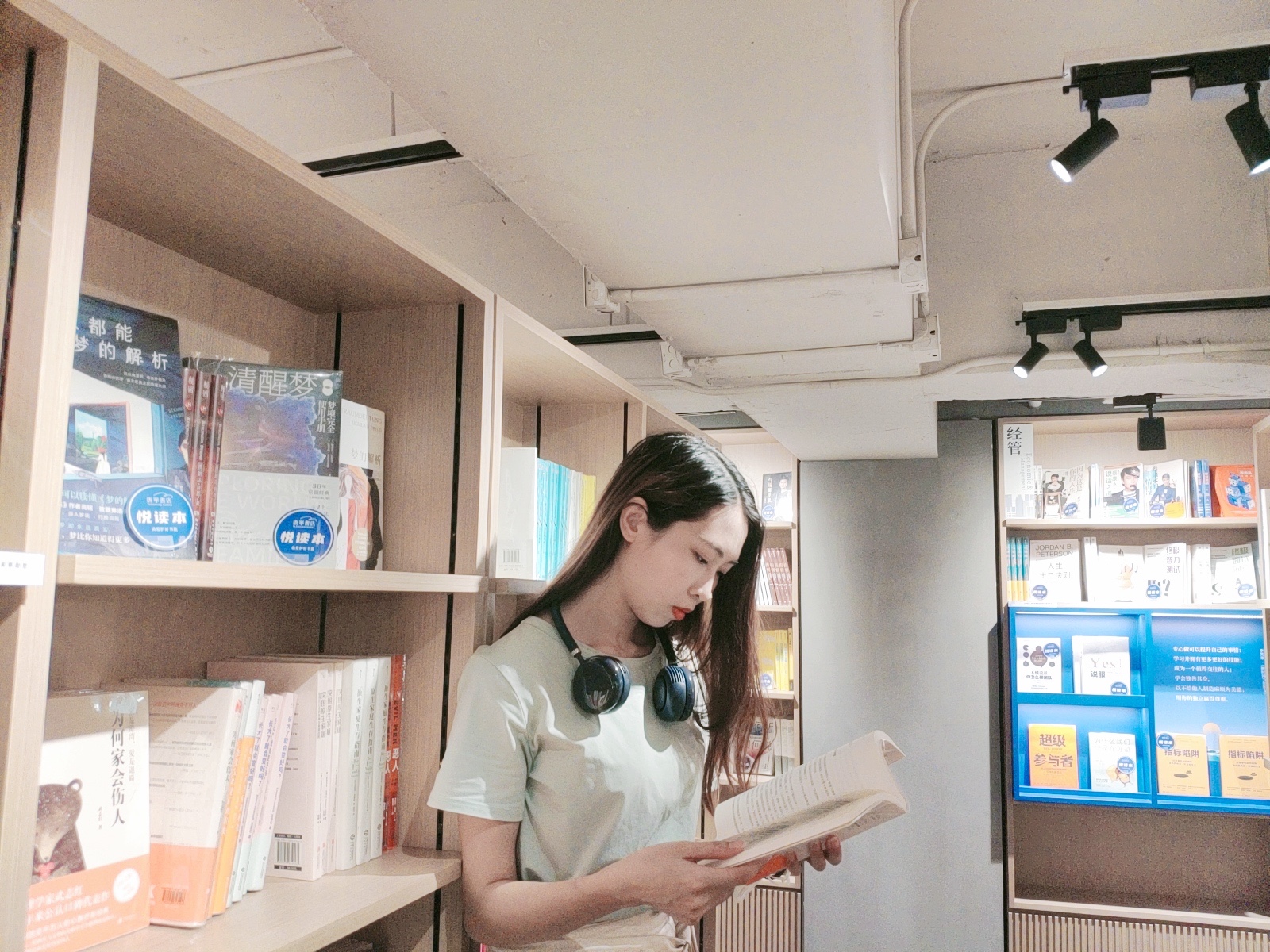 高级又好用的挂脖风扇,挂脖电风扇网红爆款